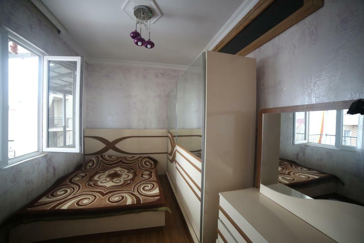 Makvalas Apartment In Batumi Centre Exterior foto